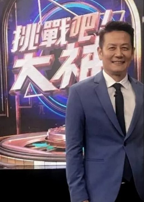 v 崩坏的崩坏 - OMO视频海报